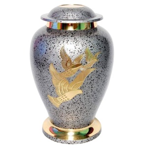 Urnes de crémation pour adultes en laiton de haute qualité avec design en étain doré et finition noire pour les cendres humaines Urnes funéraires en métal de qualité supérieure - Product Image 4