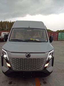 Minibús Diésel de 15 Plazas con Techo Alto, Pantalla MP5 de 10.3 Pulgadas y Cámara de Reversa - Product Image 3