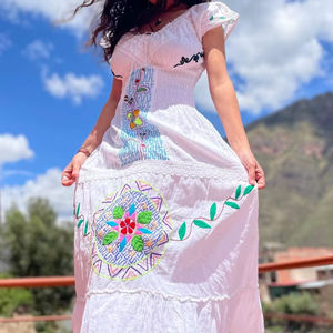 Vestido Blanco Shipibo Hecho a Mano, Vestido Ceremonial Bordado, Traje Étnico para Festivales, Ropa Tradicional para Mujer - Product Image 1