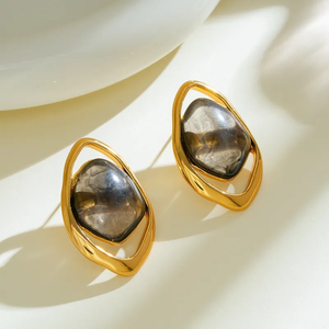 Boucles d'oreilles modernes en acier inoxydable 304 plaqué or 18 carats, incrustées de résine en forme de diamant, style décontracté et simple, pour femmes, pour un usage quotidien - Product Image 6