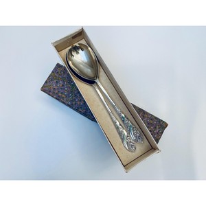 Potter <span class=keywords><strong>Sheffield</strong></span> Tiếng Anh máy chủ salad mạ bạc với hoa hồng leo mô hình tỷ lệ đẹp thìa cổ điển trong hộp ban đầu - Product Image 1