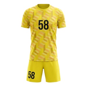 Tenue de football personnalisée rouge et grise, kit de sublimation à effet brossé, maillot et short 100 % polyester à séchage rapide, vente en gros - Product Image 6