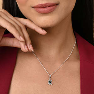 Colgante de Tortuga con Bisel Incrustado en Plata y Amuleto de Buena Suerte - Product Image 3
