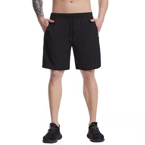 Short d'entraînement athlétique de gymnastique léger et respirant pour hommes Short de sport de course à séchage rapide Poches à taille élastique Motif solide Mid - Product Image 3