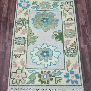 พรมขนสัตว์ทำด้วยมือดีไซน์ทันสมัยงานศิลปะแอ็บสแตรกต์มีขนาดปรับแต่งได้สำหรับใช้ในบ้านและปิกนิก - Product Image 1