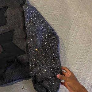 Sudadera con capucha y cremallera de algodón desgastado con etiqueta personalizada para hombres con parche bordado lavado con ácido estilo Vintage ropa de calle con diamantes de imitación - Product Image 4