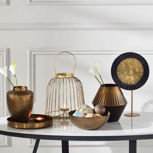 Vente en gros de bougeoirs décoratifs pour la maison en bois lanternes bocaux à bougies filaires en métal pour les décorations de Noël et du Ramadan - Product Image 4