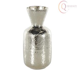 Vase de table élégant en métal de forme artistique, idéal pour la décoration de centre de table et les arrangements floraux - Product Image 1