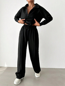Ensemble deux pièces pour femmes, survêtements personnalisés pour femmes, ensemble coordonné minimaliste noir, tissu doux, pantalon à cordon de serrage, coupe décontractée, style streetwear - Product Image 5