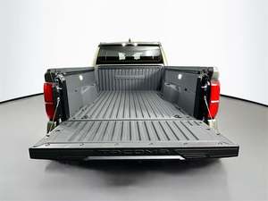 Sharp Green 2024 pour Tacoma TRD Off-Road Double Cab 4WD Volant à Gauche Sièges en Tissu Intérieur Léger Démarrage à Distance Pack TRD - Product Image 6