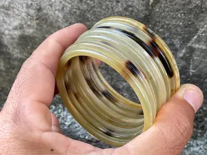 Brazaletes de cuerno natural hechos a mano para mujer, para uso diario y moda étnica a precio asequible, brazaletes de cuerno de primera calidad. - Product Image 6