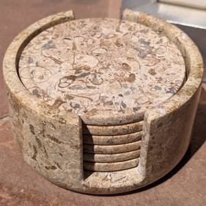 Ensemble de six sous-verres en marbre fossile artisanal, sous-verres en pierre naturelle pour la décoration de la maison et de la table - Product Image 2