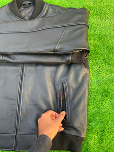 Chaquetas de cuero para hombre, personalizadas, al por mayor, de cuero vacuno genuino, cortavientos de invierno, estilo urbano, estilo universitario, con cremallera, tipo bomber. - Product Image 4