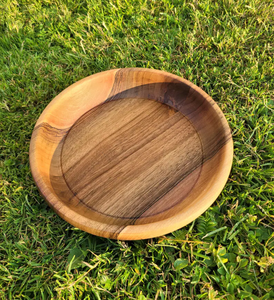 Bol en bois de noyer fait main : Vaisselle rustique et adaptée aux aliments - Product Image 1
