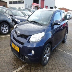 SUV Urban Cruiser d'occasion, intérieur cuir noir, phares LED, moteur turbo, transmission automatique, pneus R20, conduite à gauche - Product Image 5