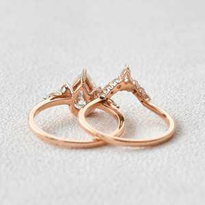 แหวนหมั้นวินเทจทรงกลมเจียระไนแบบบริลเลียนท์ ประดับโมอิสซาไนต์ ความใสระดับ VVS1 ชุบแพลตตินัม พร้อมดีเทลตกแต่งด้านข้าง เหมาะสำหรับงานแต่งงานและโอกาสพิเศษ - Product Image 3