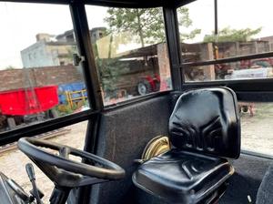 Tracteur agricole à roues Massey Ferguson MF 385 4x4, 81 ch, composant moteur principal, tracteurs agricoles d'occasion à vendre - Product Image 6