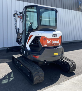 Mini-excavatrice compacte sur chenilles Bobcat E40, excavatrice hydraulique avec cabine fermée, pour la construction et l'aménagement paysager - Product Image 4
