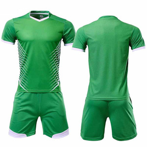 ชุดฟุตบอลผู้ชายดีไซน์สวย ระบายอากาศได้ดี ผลิตจากโพลีเอสเตอร์ 100% รับสกรีนชื่อทีม ชุดแข่งพร้อมกางเกงขาสั้น ชุดวิ่ง - Product Image 5