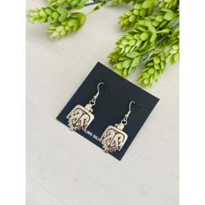 Boucles d'oreilles pendantes Thunderbird en argent sterling faites à la main par des artisans Navajo pour les occasions de cadeaux - Product Image 3