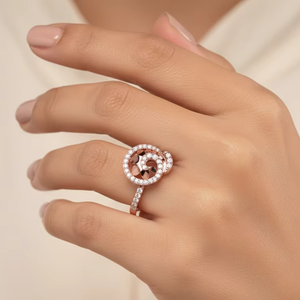 Elegante Anillo de Oro de 14K y Diamantes Naturales para Mujer con 44 Diamantes de 0.40Ctw Corte Brillante Redondo - Diseño Elegante con Baño de Rodio - Product Image 5