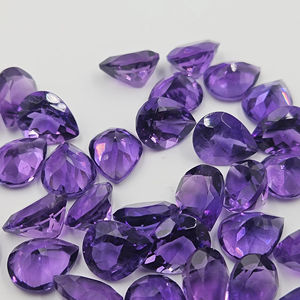 พลอยแอมะทิสต์ธรรมชาติคุณภาพสูง รูปทรงลูกแพร์ขนาด 9x11 มม. เจียระไนเหลี่ยม แสงเงางาม สีสวยงาม รับรองโดยผู้เชี่ยวชาญ สามารถปรับแต่งได้ - Product Image 1