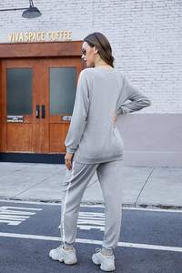 Conjunto de dos piezas con logotipo bordado personalizado, sudadera con capucha y pantalones de chándal de pierna recta - Product Image 5