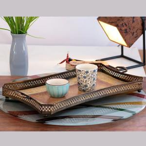 Plateau décoratif en métal émaillé de couleur pour le service polyvalent ou la décoration de maison de luxe fabriqué à la main pour améliorer votre espace intérieur - Product Image 1