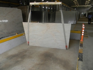 Vente en gros de pierre naturelle de première qualité en granit blanc impérial avec des veines uniques pour les intérieurs de luxe et les applications extérieures - Product Image 2