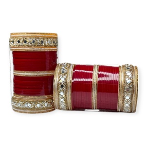 Conjunto de Brazaletes Rojos para Novia con Perlas y Baño de Oro, Brazaletes Modernos para Boda, Joyería de Imitación Premium a Precio de Mayoreo - Product Image 3