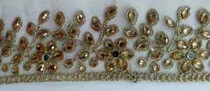 Rubans et lacets brodés à la machine sur mesure dans divers modèles-couleur or et bronze pour robes de mariée - Product Image 5