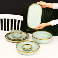 Service de table en céramique de luxe personnalisé avec logo OEM, 12 pièces, assiettes à dîner, vaisselle avec bord doré, fabrication sur mesure