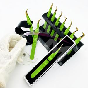 Outil de précision pour cils RMI Super September, en acier inoxydable de haute qualité, antistatique, durable, avec pointe en plasma dorée et revêtement en poudre verte - Product Image 1