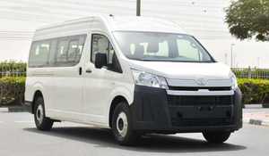 Toyota Hiace d'occasion 2024, 4 places, transmission intégrale, sièges en cuir, boîte automatique, pneus R17, intérieur foncé, régulateur de vitesse adaptatif, toit ouvrant panoramique, 4.5L, conduite à gauche - Product Image 3