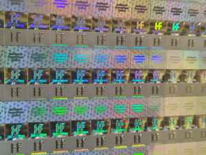 Etiquetas de Embalaje Holográficas Plateadas Anti-Falsificación e Impermeables de Alta Calidad Digitech Label Solution, Modelo DLS-HS-001 - Product Image 2