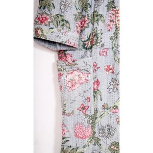 ชุดคลุมอาบน้ำคิโมโนผ้าฝ้ายคอวีสไตล์โบฮีเมียนทำมือจากอินเดีย น้ำหนักเบา เหมาะสำหรับฤดูร้อน พิมพ์ลายบล็อก ปิดด้วยเชือกผูก ระบายอากาศได้ดี เนื้อผ้านุ่ม สวมใส่สบาย - Product Image 2