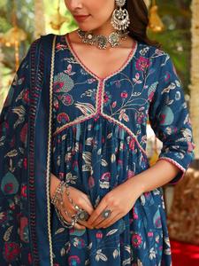 Nouvelle variété d'élégance habillage tendance dernier pantalon Kurti en coton de créateur avec Dupatta avec fournisseur de travail imprimé d'Inde - Product Image 5