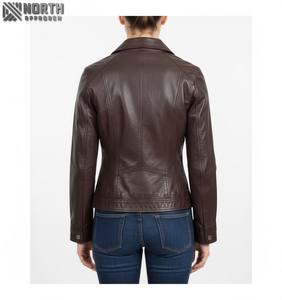 Chaqueta de cuero personalizada transpirable acolchada de cuero acolchado para mujer de invierno del mejor fabricante 2025 - Product Image 6
