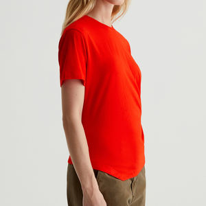 OEM de las mujeres de cuello redondo de alta calidad respetuoso del medio ambiente de secado rápido transpirable Slim Fit camiseta roja de mezcla elástica al por mayor - Product Image 3