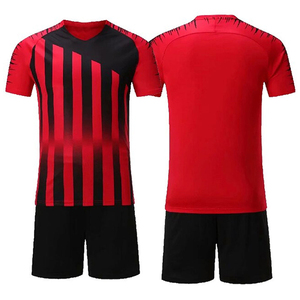 เสื้อซ้อมฟุตบอลผ้าโพลีเอสเตอร์ออกแบบได้ทุกฤดูกาลเสื้อเจอร์ซี่100% ชุดนักฟุตบอลสไตล์ใหม่ - Product Image 1