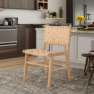 Silla de comedor de madera maciza con estilo nórdico Clarine con acabado de cuero Crema para uso doméstico y hotelero, diseño de muebles modernos - Product Image 1