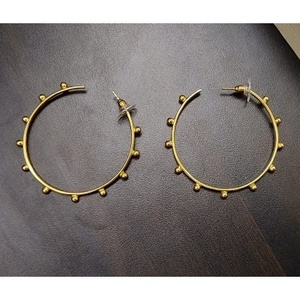 Boucles d'oreilles créoles à pointes en laiton plaqué or faites à la main pour cadeaux de fête ethniques - Product Image 1