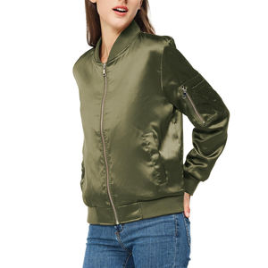 Chaqueta de bombardero de satén hecha a medida de alta calidad, chaqueta universitaria de invierno de satén de poliéster para mujer a la venta en línea - Product Image 3