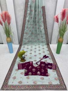 Sari de seda de diseñador con hermoso hilo y trabajo de secuencia - Product Image 2