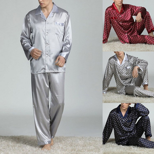 Conjunto de pijama de seda manchada personalizado OEM para hombre, ropa de dormir de longitud completa, estilo moderno, suave, acogedor, estampado de satén, conjuntos de pijama para hombre - Product Image 4