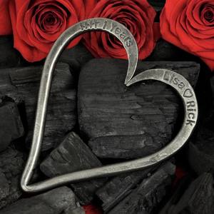 Heart Shaped Design Aluminium <b>Trivet</b> With Premium Quality <b>Metal</b> <b>Trivet</b> and Mats for Table And Kitchen Decoration Use - Product Image 4