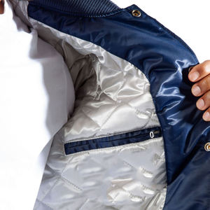 Blouson Bomber en Toile Personnalisé pour Hommes, Meilleures Ventes, Prix de Gros, Col Sans Revers, Logo Frontal, Tissu Enduit - Product Image 4