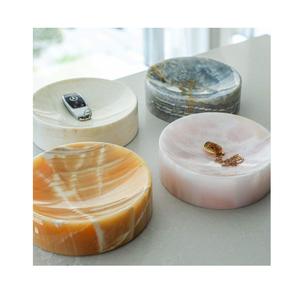 Bol en résine fait main avec finition brillante, design artistique moderne, parfait pour les salades de fruits, les collations ou la décoration de table. - Product Image 5