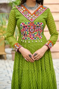 Navratri Collection Spécial Leheriya Anarkali Robe Tissus GOWN Lourd Faux Blooming Georgette Manches - Product Image 5