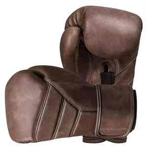 Gants de boxe professionnels en cuir de vachette avec logo pour les arts martiaux fabriqués à la main au Pakistan - Product Image 1